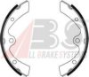 SUZUK 5221052010 Brake Shoe Set